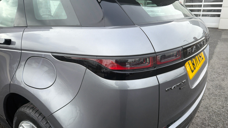 Land Rover Range Rover Evoque 1.5 P300e R-Dynamic SE 5dr Auto Hatchback